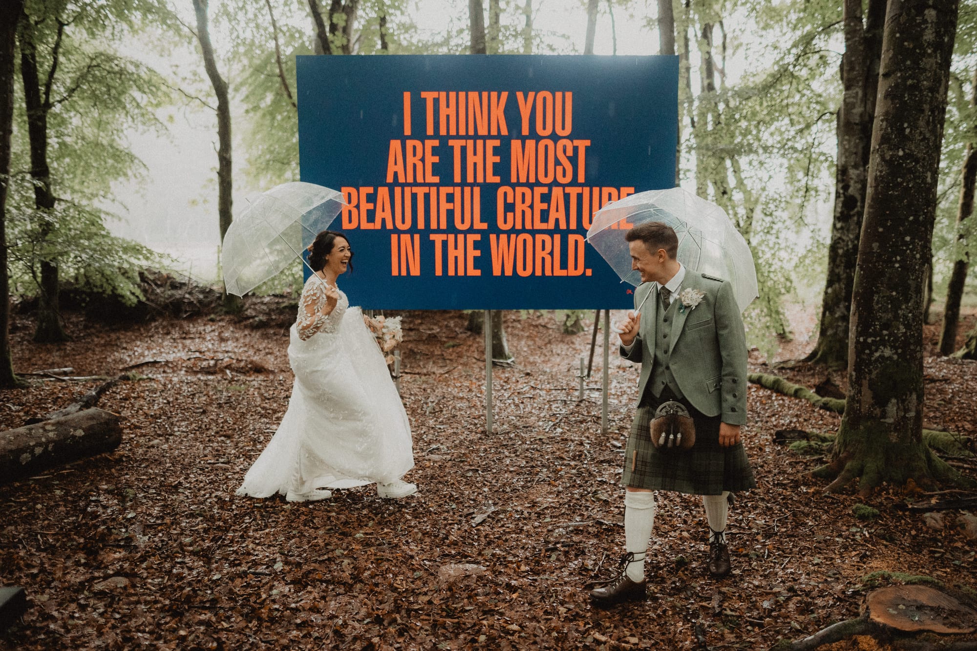 A woodland wedding with a bold message board